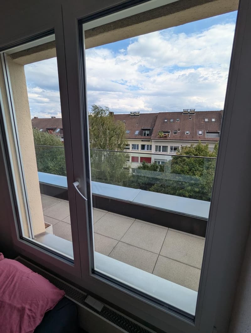 Zimmer in 4er-WG ab 20. September oder nach Vereinbarung. (2)