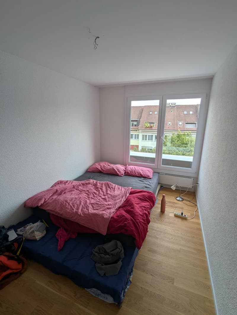 Zimmer in 4er-WG ab 20. September oder nach Vereinbarung. (1)