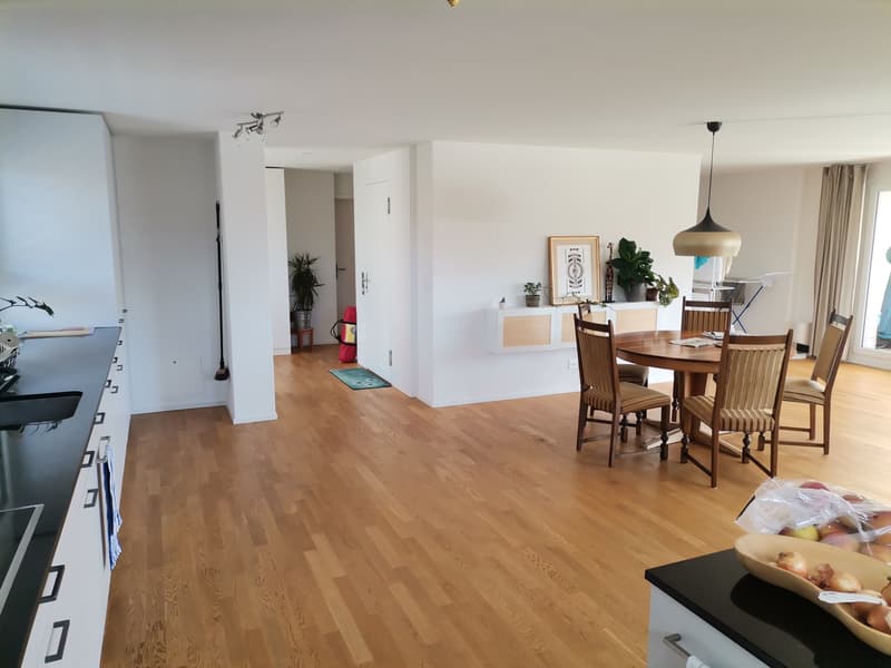 Zimmer in 4er-WG ab 20. September oder nach Vereinbarung. (11)