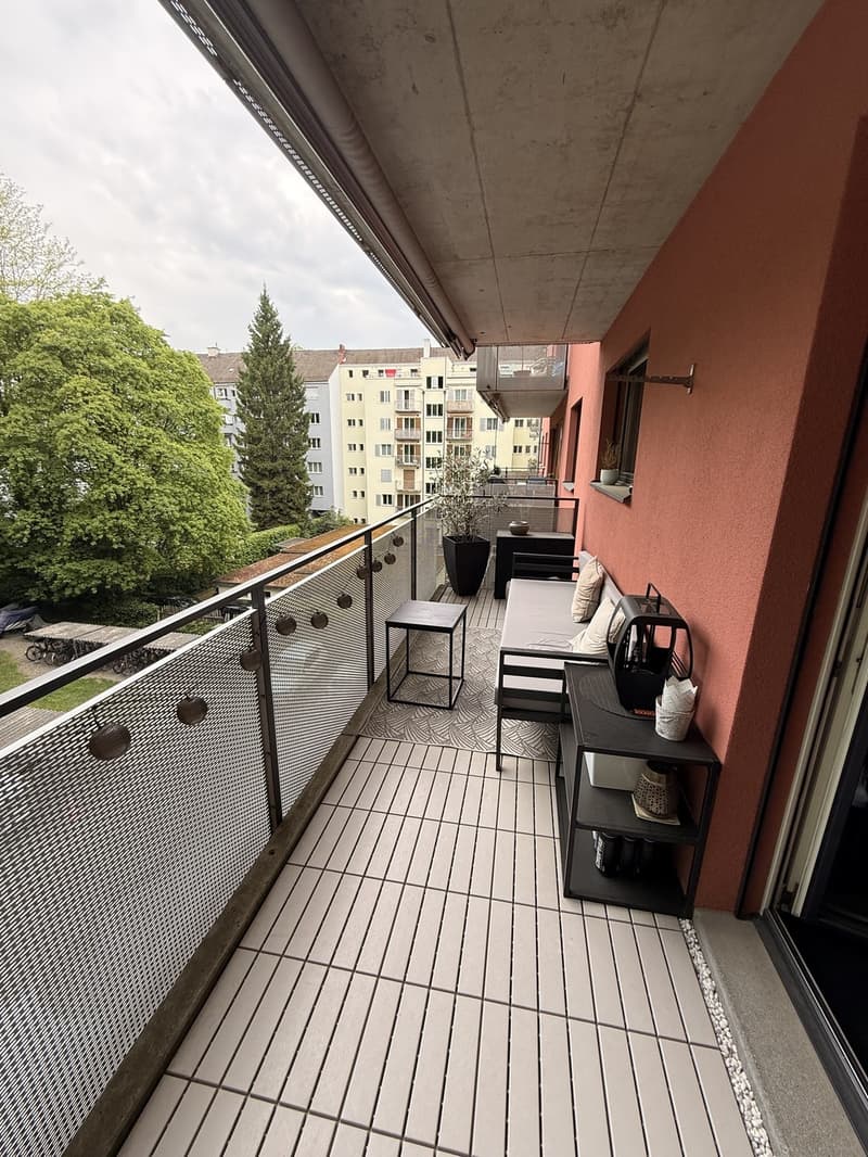 Grosszügige Wohnung mit Balkon in den Innenhof (8)