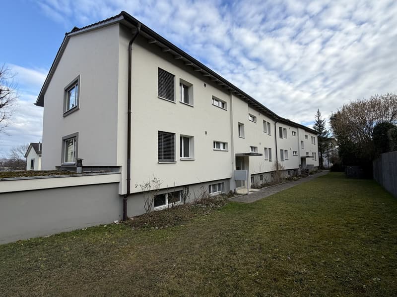 Ruhige, familienfreundliche 3.5-Zimmer-Wohnung in Adliswil  inkl. Garage, Aussenparkplatz & Hobbyraum (ab 01.11.2026) (2)