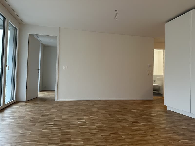 Moderne 2.5-Zimmer-Neubauwohnung mit Balkon und Panoramablick in Zürich-Wipkingen (4)