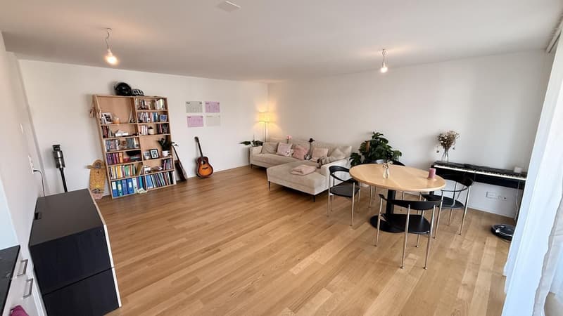 Möbilierte 2.5-Zimmerwohnung mit Balkon zur Untermiete (2)