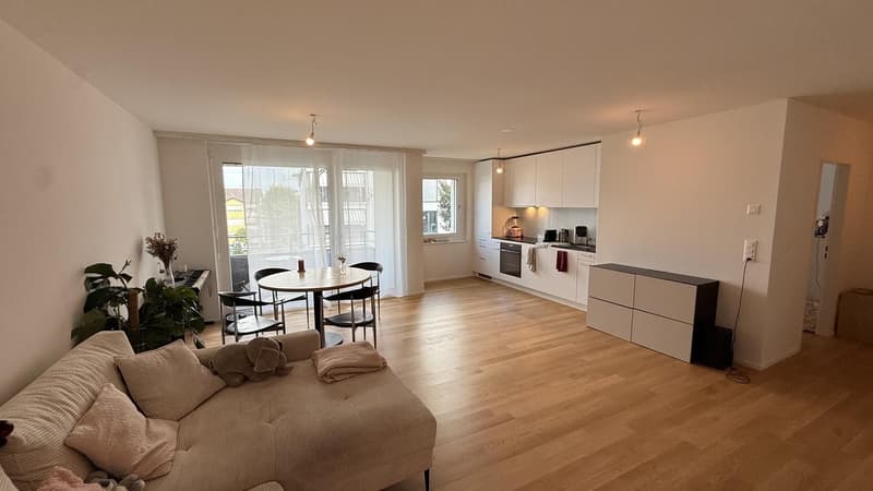Möbilierte 2.5-Zimmerwohnung mit Balkon zur Untermiete (1)