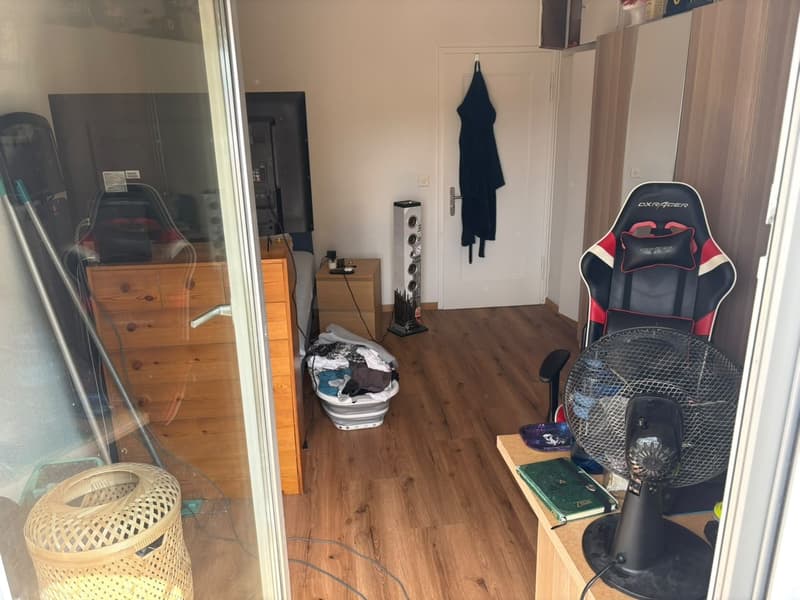 Helles WG-Zimmer mit Balkonzugang  unkomplizierte 3er-WG (3)