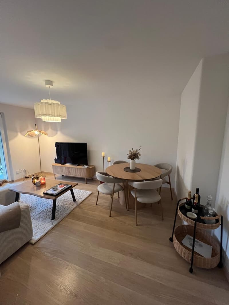 Gemütliche 2.5-Zimmer-Wohnung mit Balkon in nähe Stadt (2)