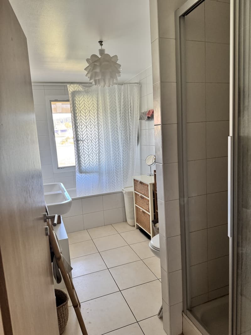 Spacieux 3.5 pièces avec grand séjour et balcon Bottens (8)