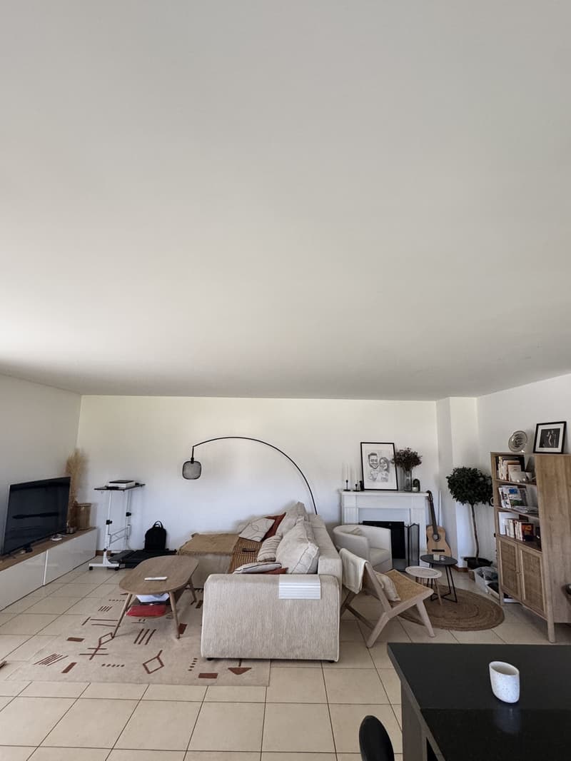 Spacieux 3.5 pièces avec grand séjour et balcon Bottens (3)