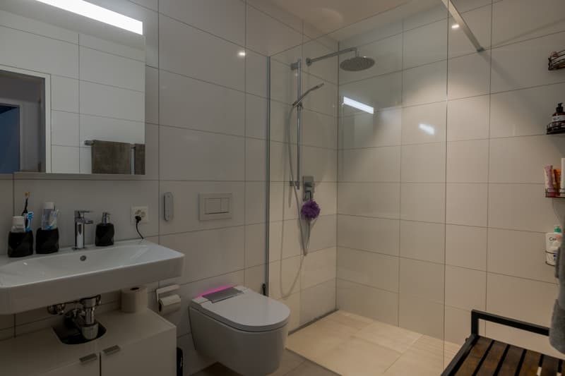 Moderne 3.5-Zimmerwohnung mit Sitzplatz in Bubikon (10)
