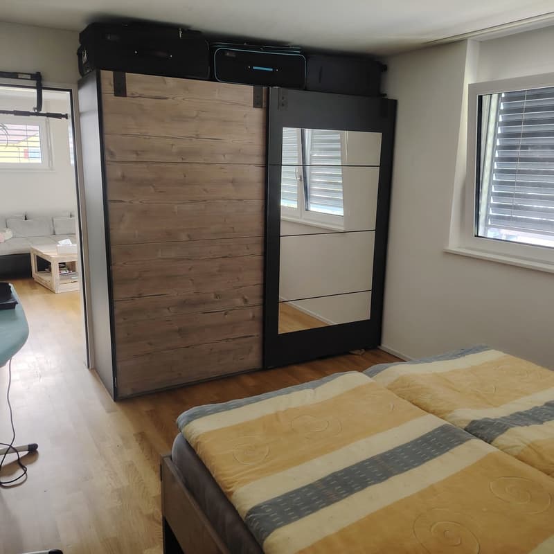 Helle moderne 2.5-Zimmer-Wohnung mit Balkon in Zürich-Oerlikon (10)