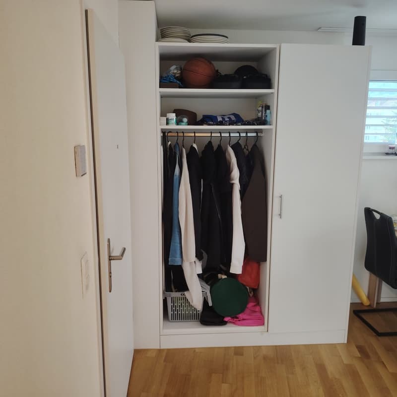 Helle moderne 2.5-Zimmer-Wohnung mit Balkon in Zürich-Oerlikon (6)