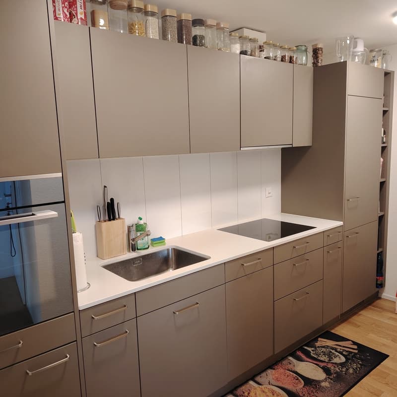 Helle moderne 2.5-Zimmer-Wohnung mit Balkon in Zürich-Oerlikon (7)