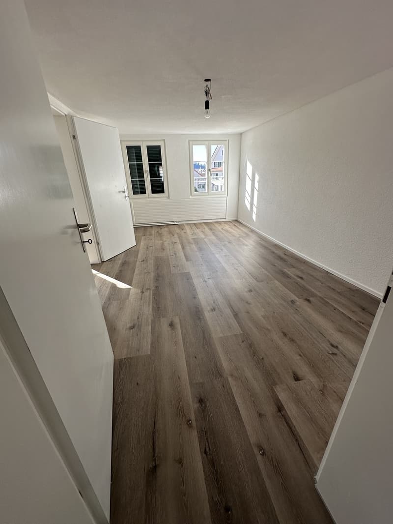 2,5 Zimmerwohnung, helle (2)