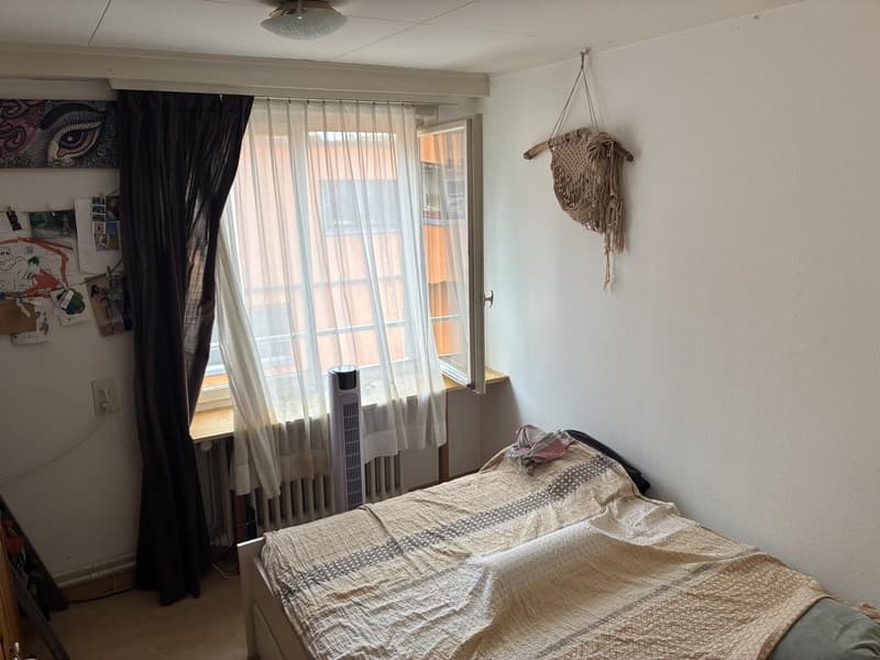 Gemütliches Zimmer in 4er WG in einer 8.5-Zimmer-Wohnung in Zürich-Höngg (befristet mit Verlängerungsoption) (2)