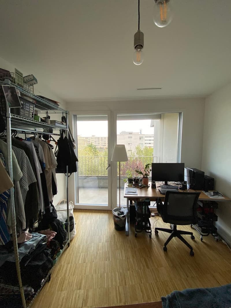 Cozy room in lovely 4 person flat (2)