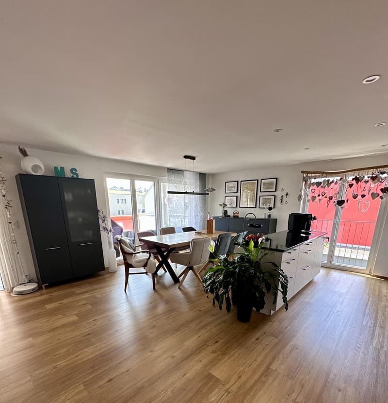 Wunderschöne 4,5 Zimmer Wohnung (3)