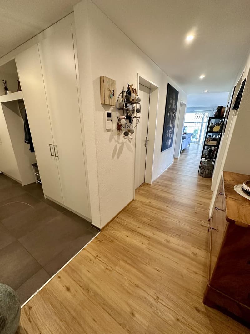 Wunderschöne 4,5 Zimmer Wohnung (2)