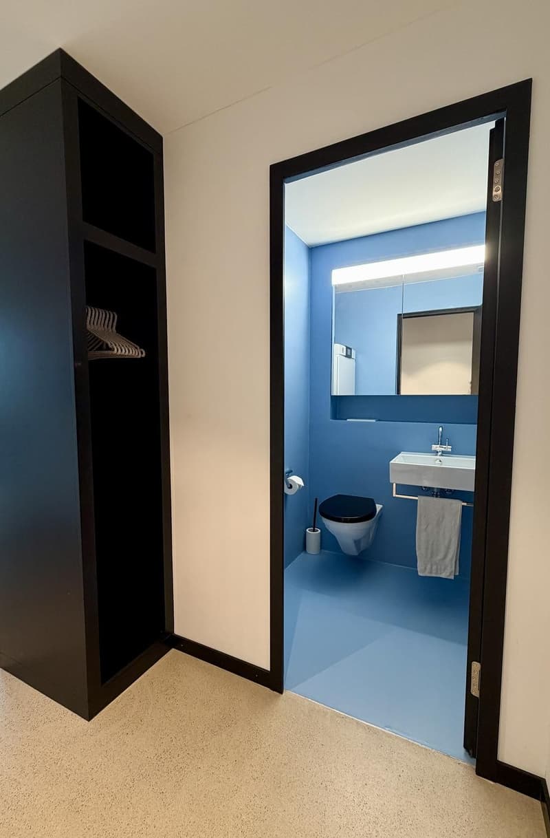Central Elegant 2.5-Room Apartment on the 6th Floor with Panoramic Views (6)