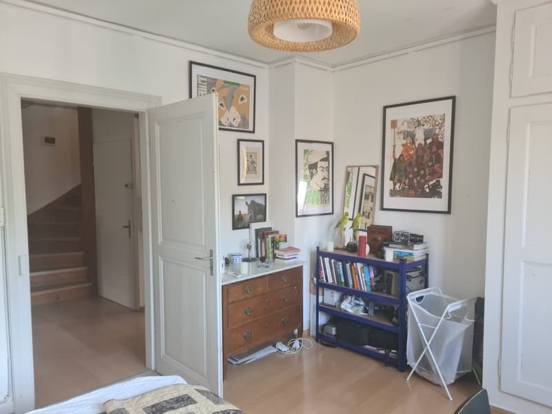 Bright room in spacious 2-level apartment with balcony (Gundeli) (10)