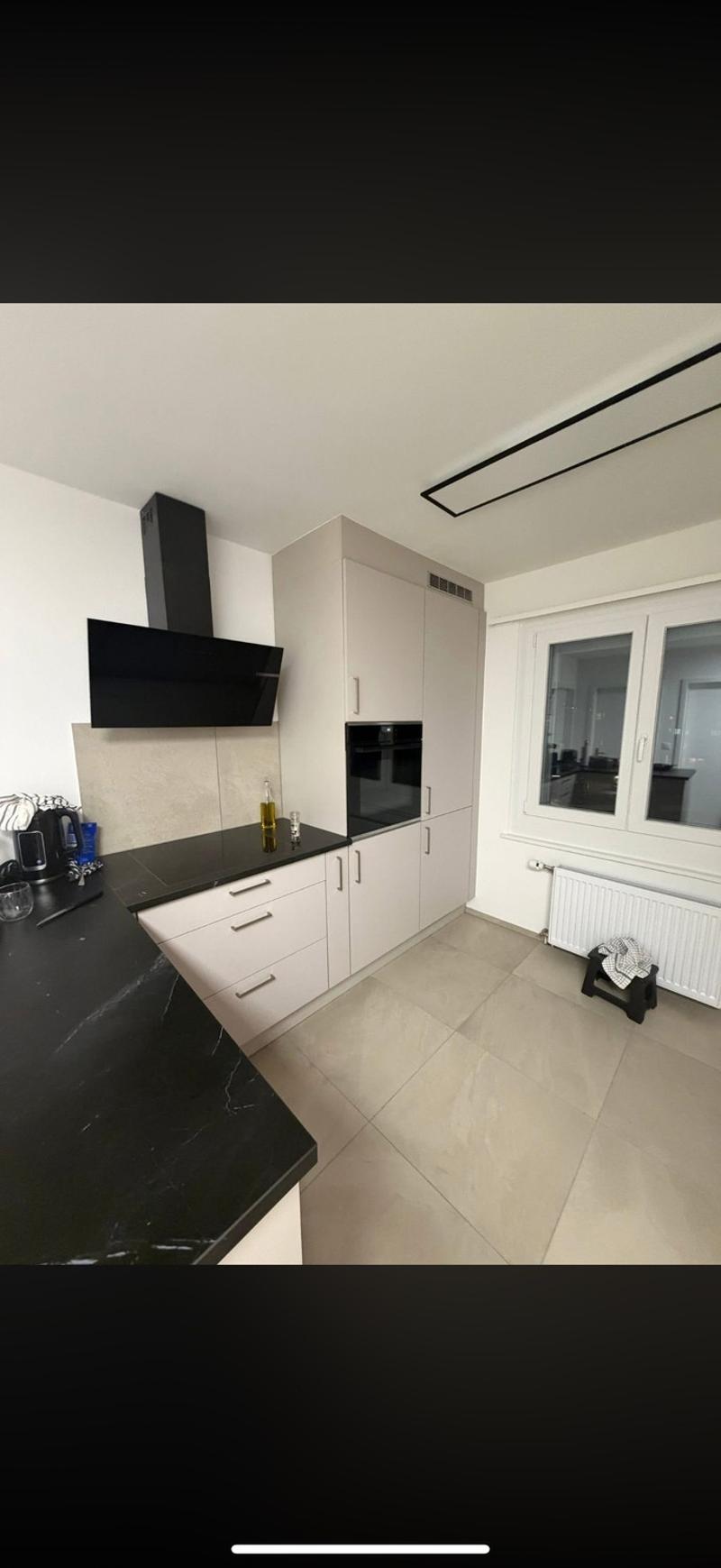 Neu saniertes WG Zimmer (1)