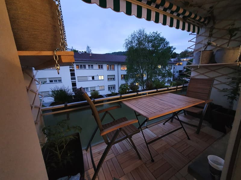 Helle 2-Zimmer-Wohnung mit Balkon und Blick auf den Gurten (4)