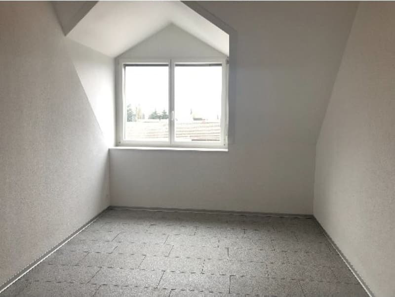 Room in a shared flat, 2560 nidau (2)