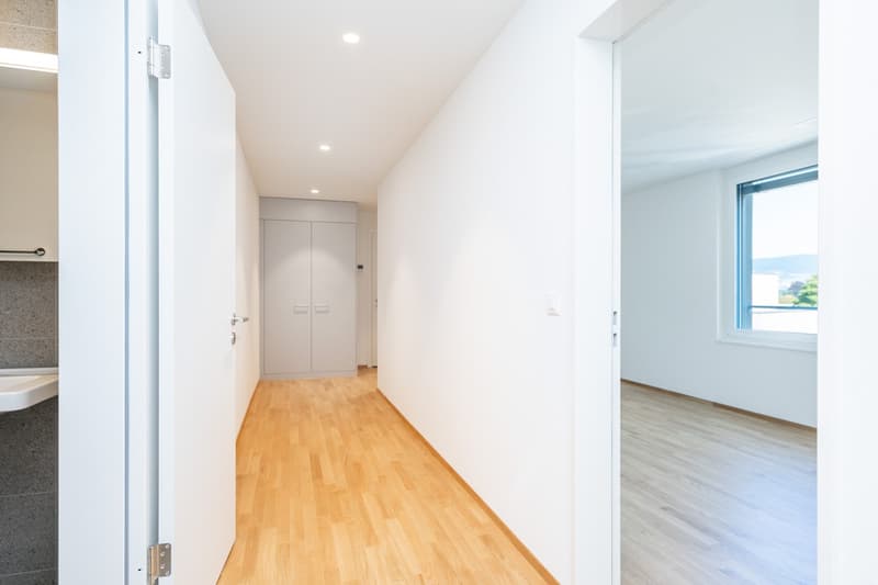 Helle 2.5-Zimmer-Wohnung mit Balkon und 83 m² nahe Bahnhof (7)