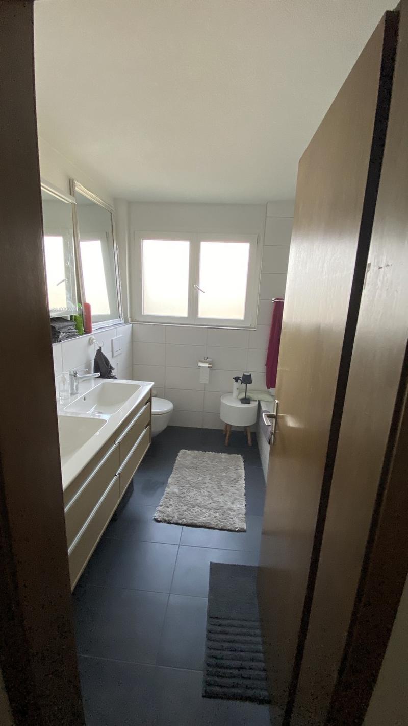 WG-Zimmer mit Balkon (Abendsonne) in 5.5 Zi Haus, zentraler Lage. (10)