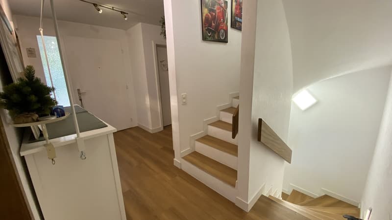 WG-Zimmer mit Balkon (Abendsonne) in 5.5 Zi Haus, zentraler Lage. (8)