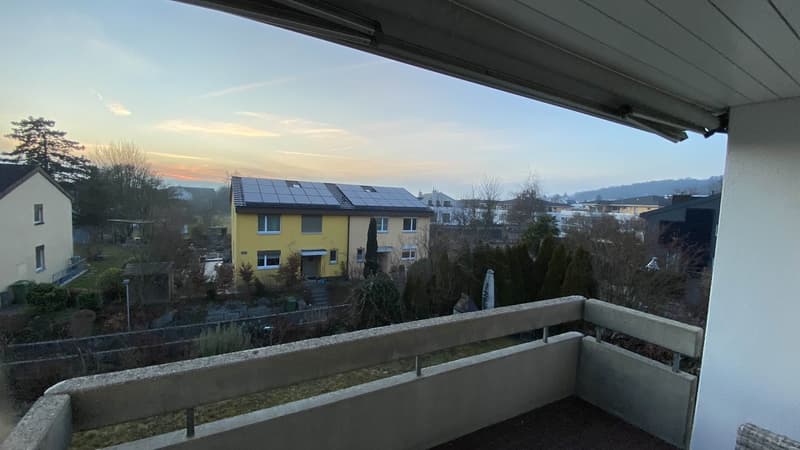 WG-Zimmer mit Balkon (Abendsonne) in 5.5 Zi Haus, zentraler Lage. (5)