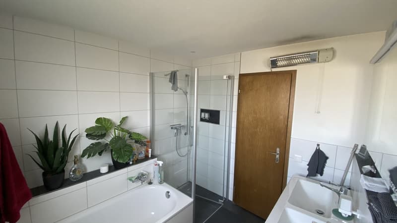 WG-Zimmer mit Balkon (Abendsonne) in 5.5 Zi Haus, zentraler Lage. (11)