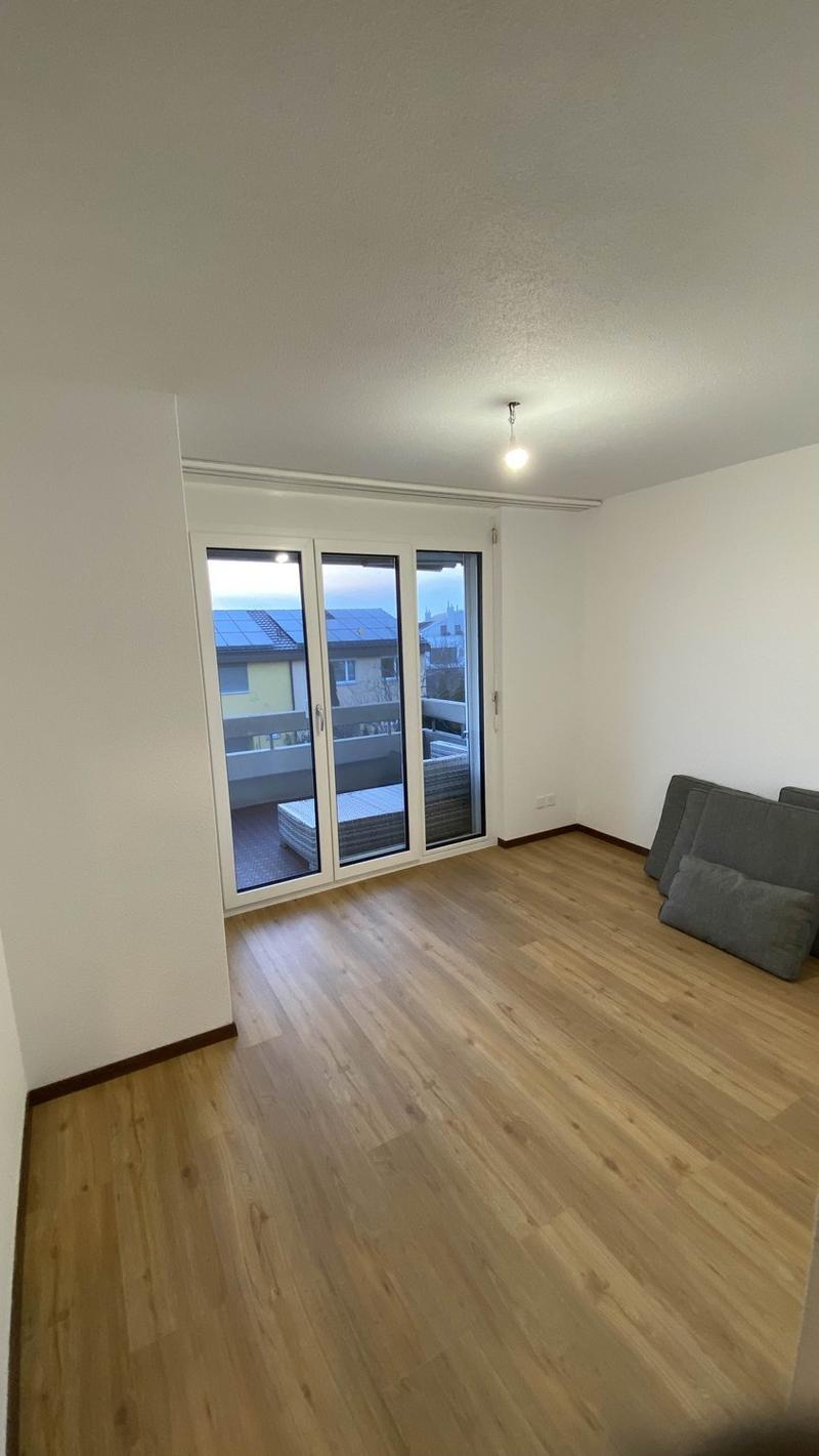 WG-Zimmer mit Balkon (Abendsonne) in 5.5 Zi Haus, zentraler Lage. (3)