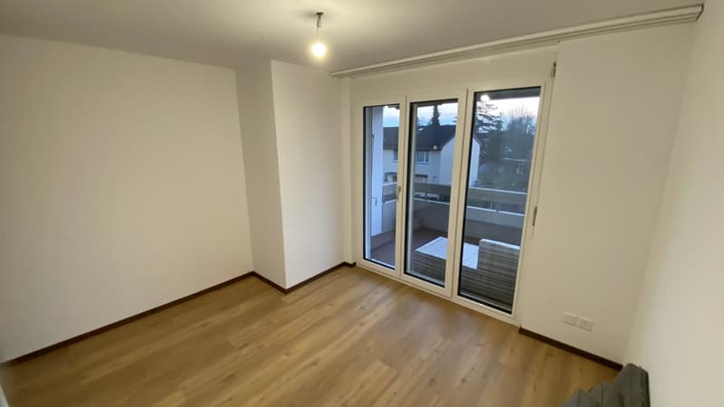WG-Zimmer mit Balkon (Abendsonne) in 5.5 Zi Haus, zentraler Lage. (1)