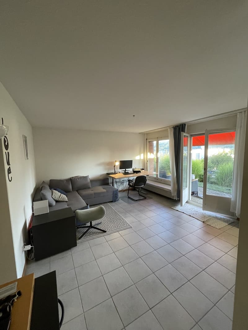 Bright 2.5-Room Apartment in Untersiggenthal with Garage (8)