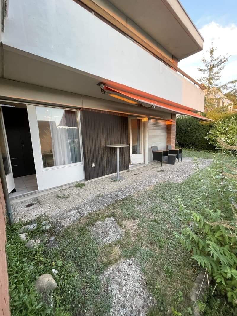 Bright 2.5-Room Apartment in Untersiggenthal with Garage (3)