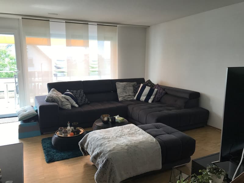WG-Zimmer in moderner 4.5-Zimmer-Wohnung in Kloten (2)