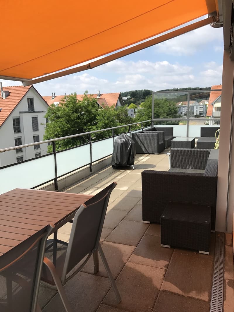 WG-Zimmer in moderner 4.5-Zimmer-Wohnung in Kloten (3)