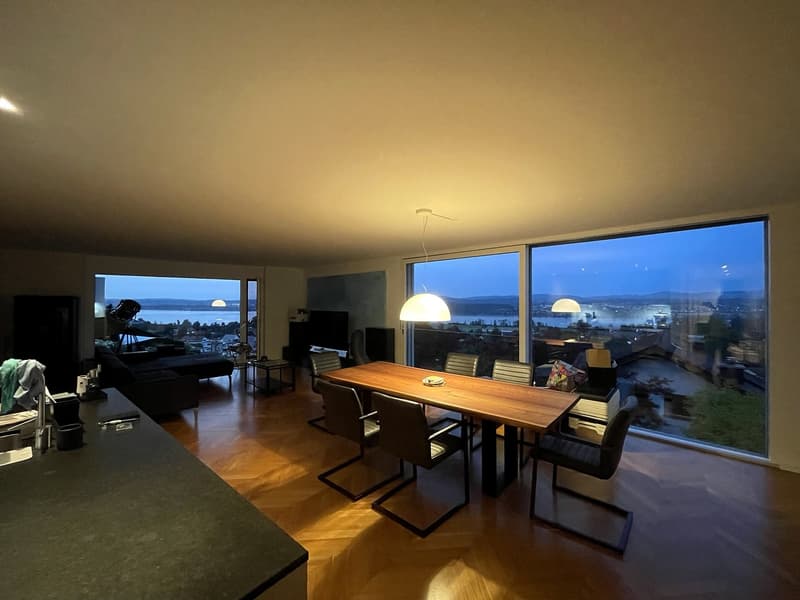 Exceptional 3.5-room apartment with panoramic Lake Greifensee views in Maur (1)