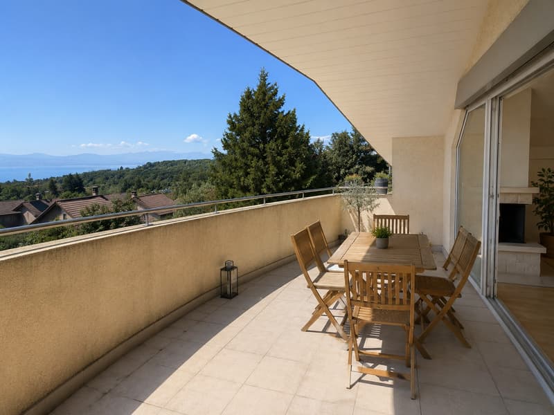 Attique 4.5 pièces, vue lac et Alpes, terrasse à Chemin de la Cigale (3)
