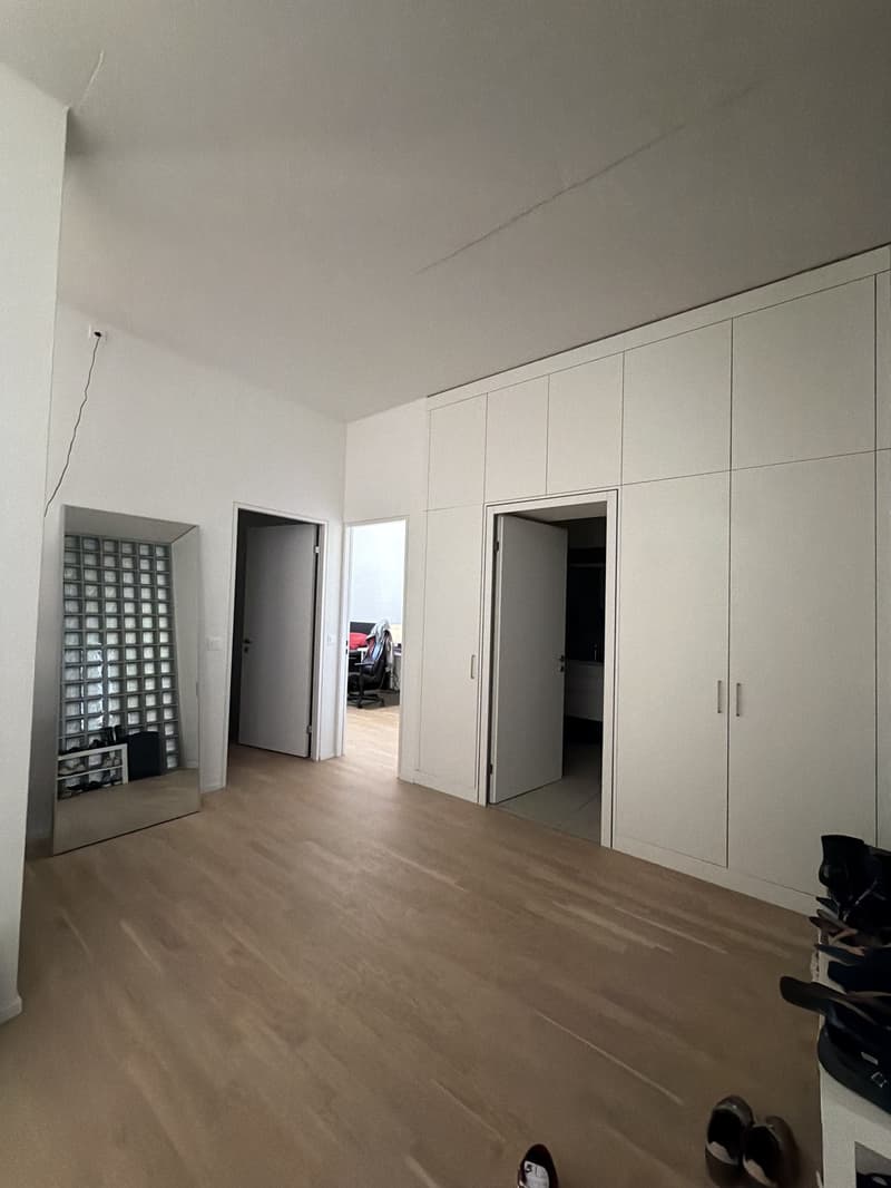 Moderne 3.5-Zimmer-Wohnung mit grosser Loggia in Zürich Oerlikon (5)