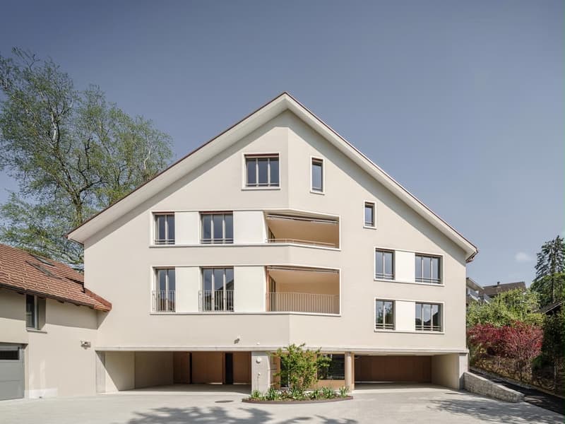 Moderne 3.5-Zimmer-Attika-Wohnung im Herzen von Hinwil-Hadlikon (2)