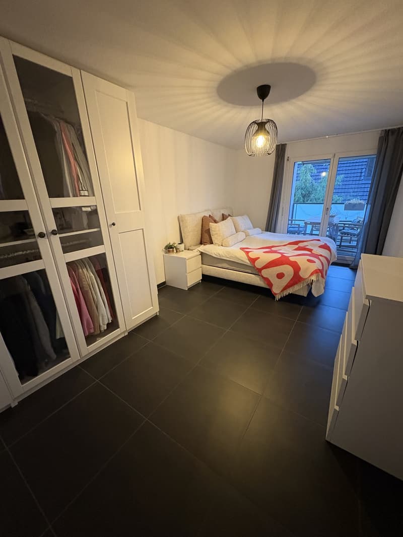 Schlafzimmer möbliert