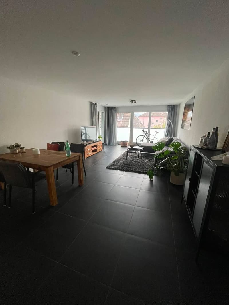 Wohnzimmer möbliert