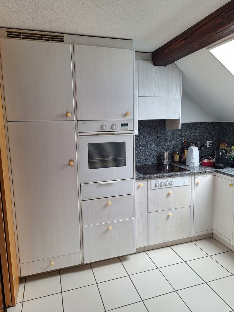 Nachmieter/in gesucht charmante 3.5-Zimmer-Dachwohnung (12)