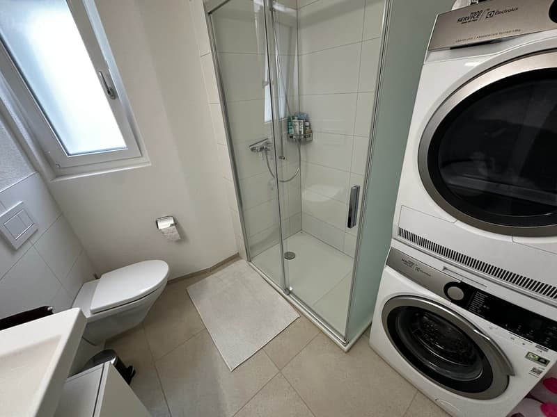 Bright 13 m² room in a 97 m² flat, 2 min from tram 7 (Wollishofen) (3)