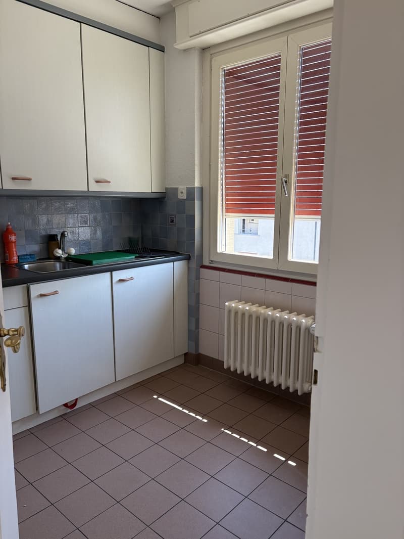 Appartement 3.5 pièces - 2 balcons - 5e étage - Perolles (3)