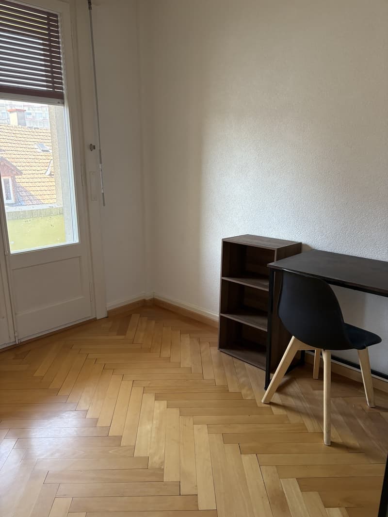 Appartement 3.5 pièces - 2 balcons - 5e étage - Perolles (10)