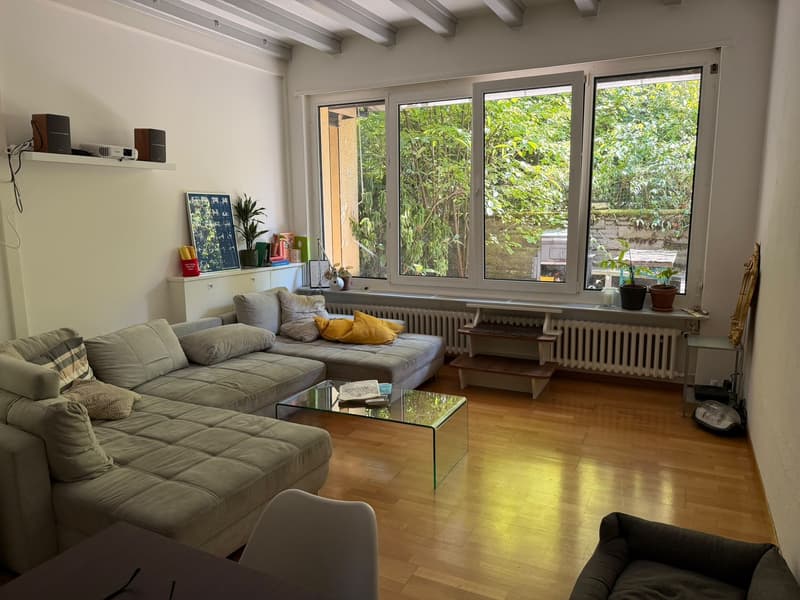 Large and bright room near Stadelhofen! (1)