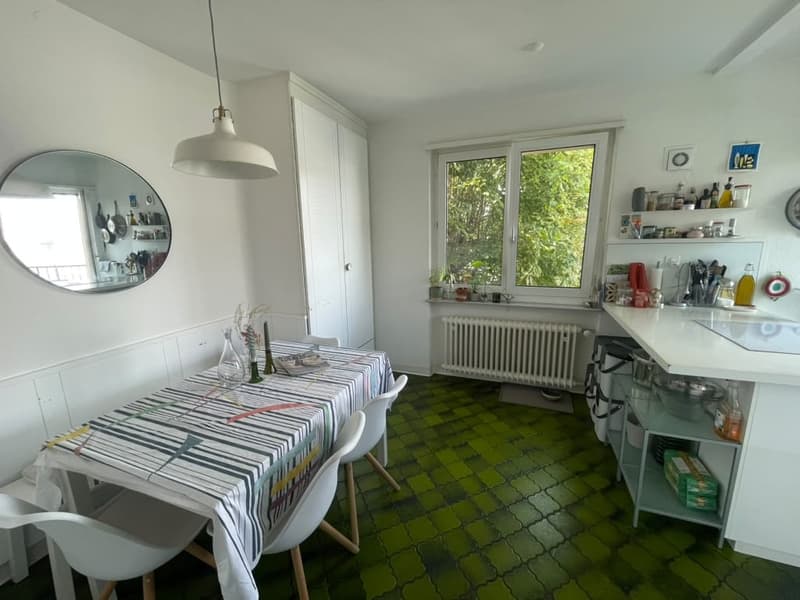 Large and bright room near Stadelhofen! (3)