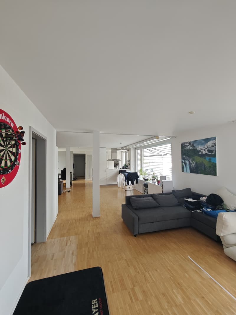 Rechts dein potenzieller Sofa/Büro-Egge